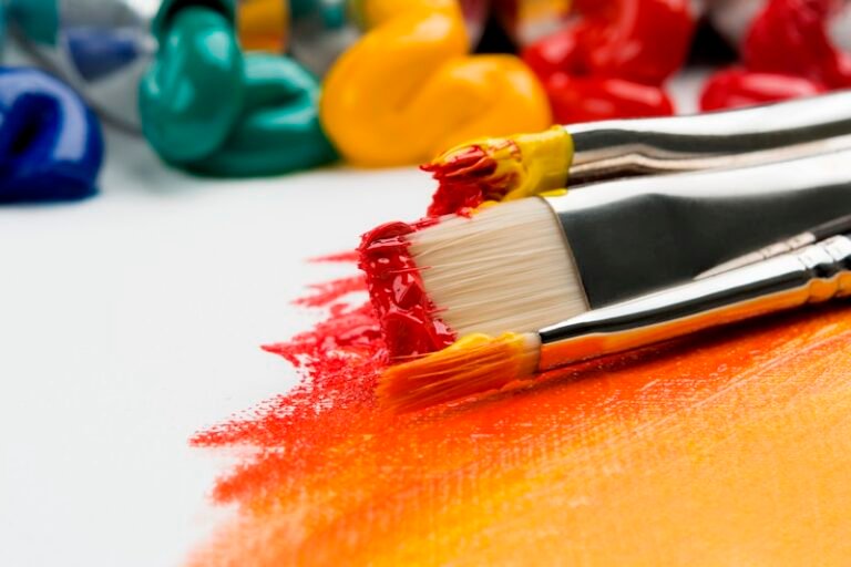 Atelier peinture École AlMaya — enfants créatifs